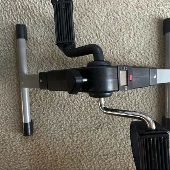 Compact Exercise Pedal Machine - Picture 3 of 4